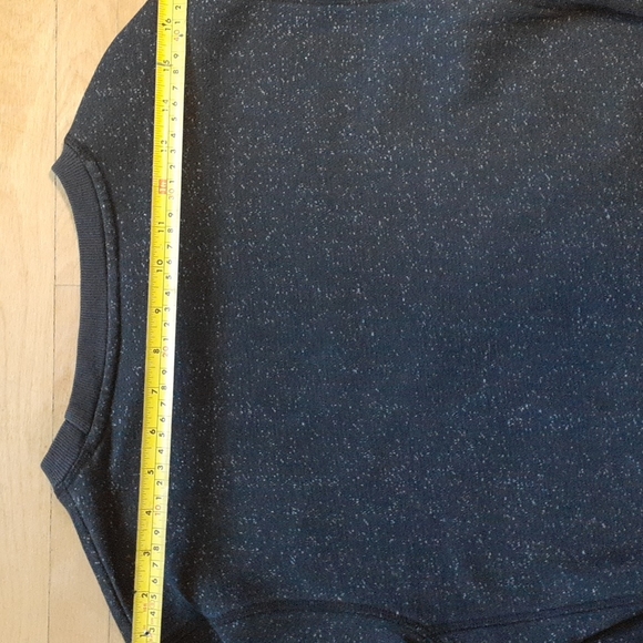 Joe Fresh crewneck black with white speckling - Picture 7 of 7